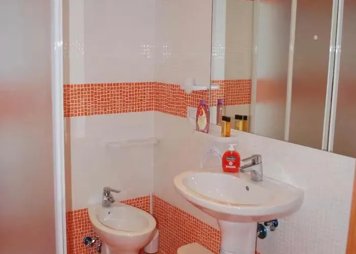 Rifugio Di Upon Metro B Pvt Bathroom Pvt Balcon